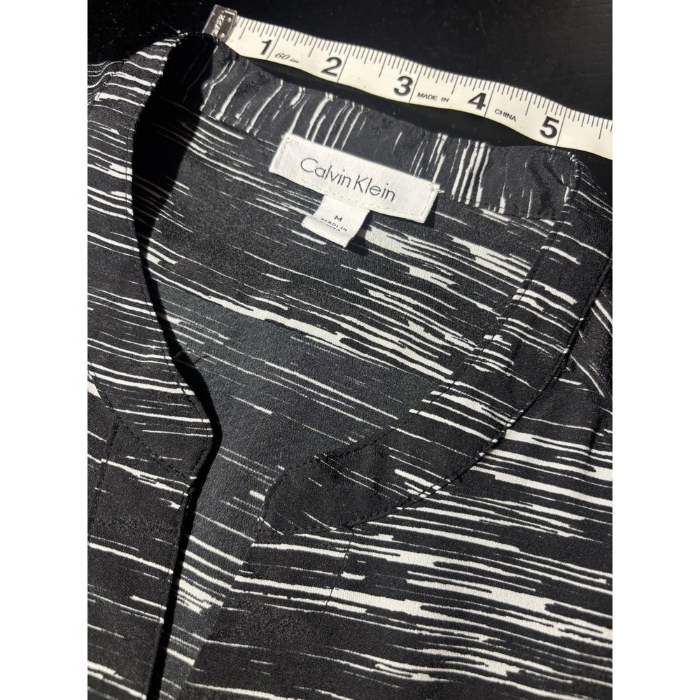 Calvin Klein Women's Blouse M Black White Abstract Print Roll Tab Sleeve - Picture 15 of 16